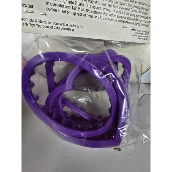 Wilton Crinkle Shapes Cookie Cutters Set Of 5 Purple Dishwasher Safe Plastic - Picture 4 of 6
